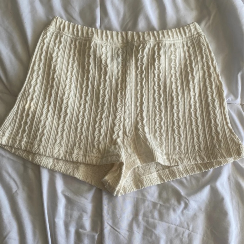 White cable knit shorts
